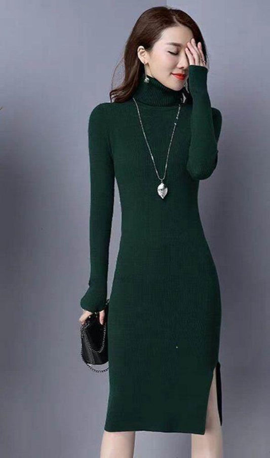 CLASSIC ELEGANCE KNITTED MAXI DRESS IN GREEN